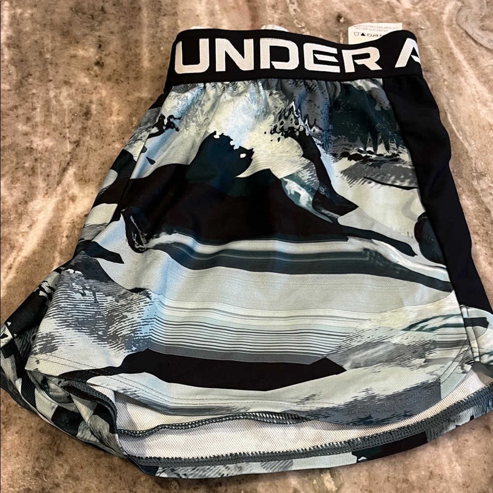 Under Armour Black and Gray Patterned Shorts